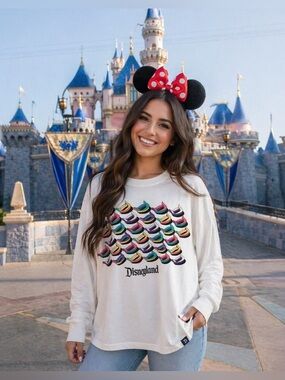 Disneyland White Long Sleeve Tee with Colorful D Pattern Size Small NWOT